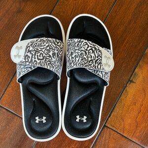 UnderArmour slides. Like new!